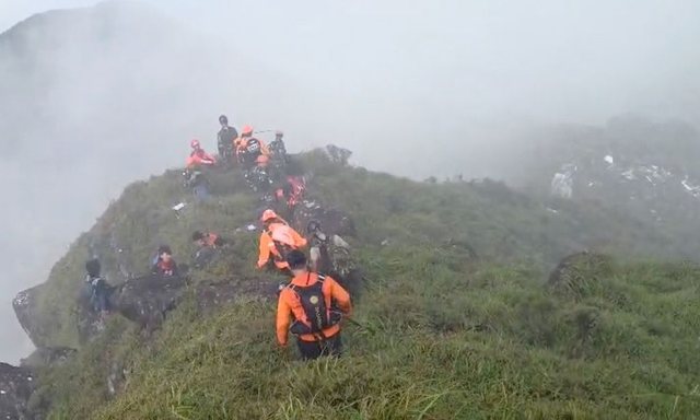 Tragjike/ Tre pasagjerët punonjës në ministri, avioni me 11 persona në bord zhduket nga radari, autoritetet japin alarmin