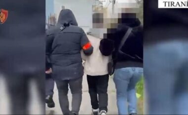 Vodhi nën kërcënimin e thikës një market në  Tiranë, arrestohet “skifteri” 40-vjeçar