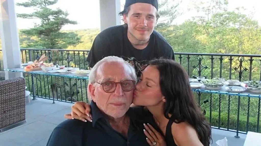 Gruaja e Brooklyn Beckham thuhet se merr 1 milion dollarë në muaj nga babai i saj: Ajo po lahet në pasuri