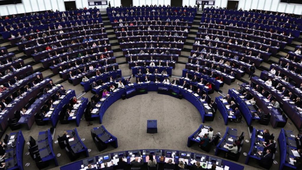 562 vota pro, 9 kundër dhe 57 abstenime/ Parlamenti Evropian miraton rezolutën që dënon dhunën ndaj protestuesve në Iran
