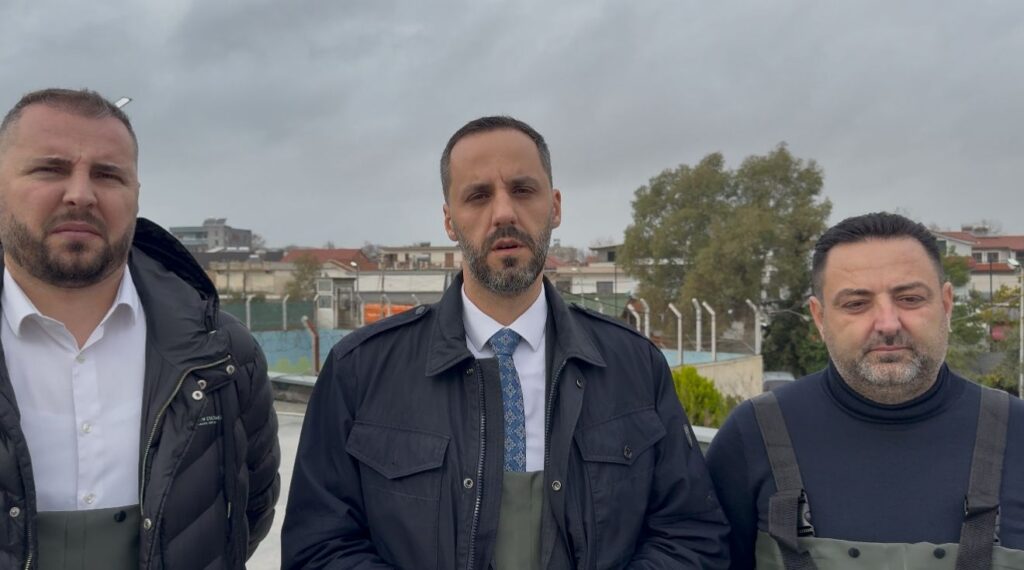 Përmbytjet në paraburgimin e Durrësit/ Ministri Lamallari: Situata nën kontroll! Janë marrë të gjitha masat