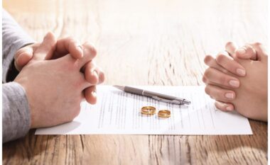 Martesat në rënie historike, rriten divorcet/ Një rekord prej një në tre çifte po ndahen