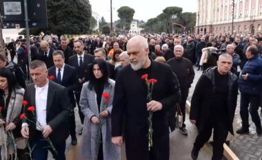 Hetimet për 21 janarin/ Kryeministri Rama me familjarët e 4 viktimave: Dosja në tryezën e SPAK, shumë gjurmë janë humbur…