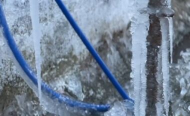 Temperatura ekstreme, akull dhe ngrica/ Bllokohen disa fshatra në Dibër, probleme edhe me furnizimin me ujë të pijshëm