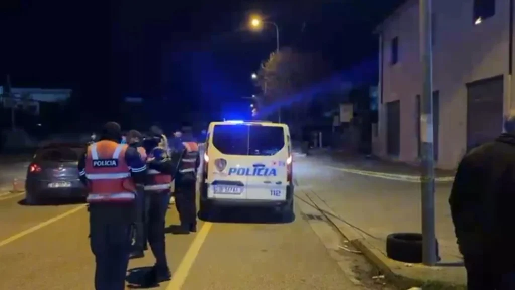Vrau duke e goditur me çekiç një 57-vjeçar në Krujë, pranga autorit dhe 2 personave për moskallëzim krimi