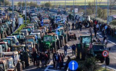 Fermerët grekë sërish në protestë, Policia Kufitare: Ja kur bllokohet aksi Kakavijë-Janinë