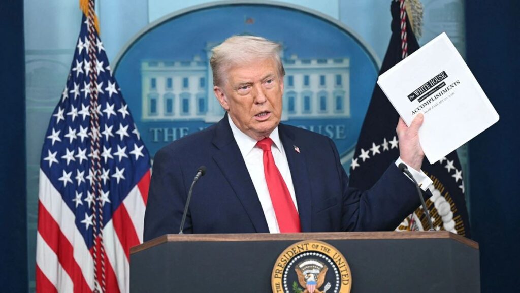 “Do ta shihni se sa larg do të shkoj me Groenlandën!”, Trump ironizon liderët evropianë: Kur s’jam pranë, Macron, Merz dhe Starmer bëhen të ashpër
