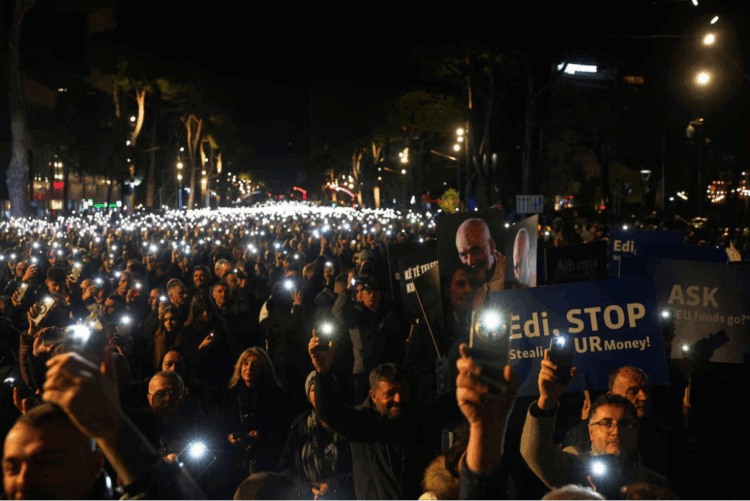 Shkarkimi i Ballukut jehonë në mediat ndërkombëtare/ “Reuters”: SPAK e akuzon për abuzime me tenderat, BE ndjek qeverinë shqiptare si po trajton çështjet e korrupsionit