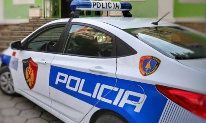 Aksident në autostradën Tiranë-Elbasan, përplasen 4 makina, vështirësi në qarkullimin e mjeteve
