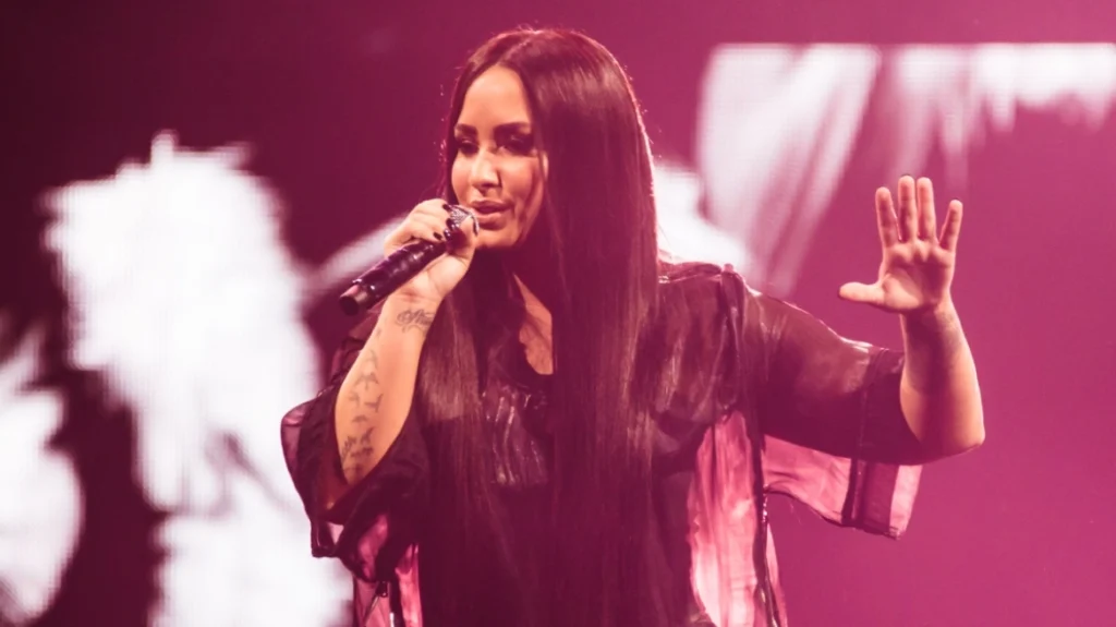 “Shëndeti mbi gjithçka”/ Demi Lovato ndalon koncertet