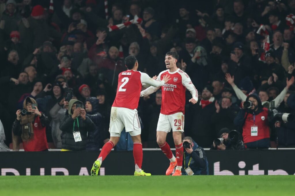 Arsenal “fluturon” në finalen e Carabao Cup, “thyen” sërish Chelsea-n, Arteta: Është magjike, jemi në Wembley (VIDEO)
