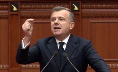 Protesta e opozitës, Balla: Berisha, ajatollahu i fundit në Europë! Vetëm Saliu është ngrohur te zjarri bubulak i familjes së diktatorit