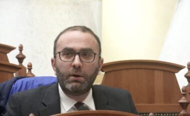 “Thatë se IBAR nuk ka lidhje me Ballukun”, Bardhi në Kuvend: Raporti konfirmoi shqetësimet e opozitës për ish-zv.kryeministren, AKSHI, korrupsionin dhe zgjedhjet