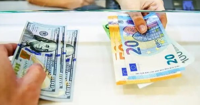 Këmbimi valutor/ Çfarë po ndodh sot me monedhat e huaja? Me sa po blihen dhe shiten dollari dhe euro