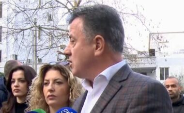 “Detyrim paraqitje” për 7 të miturit e arrestuar gjatë protestës, Noka para gjykatës: U dhunuan barbarisht! Psikologu ishte polic, iu ushtrua presion për t’i akuzuar si grup kriminal