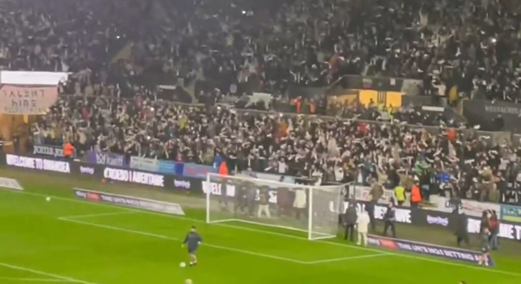 VIDEO/ E presin si hero duke valëvitur peshqirë, Snoop Dogg shkel për herë të parë në stadiumin e skuadrës angleze ku është bërë bashkëpronar
