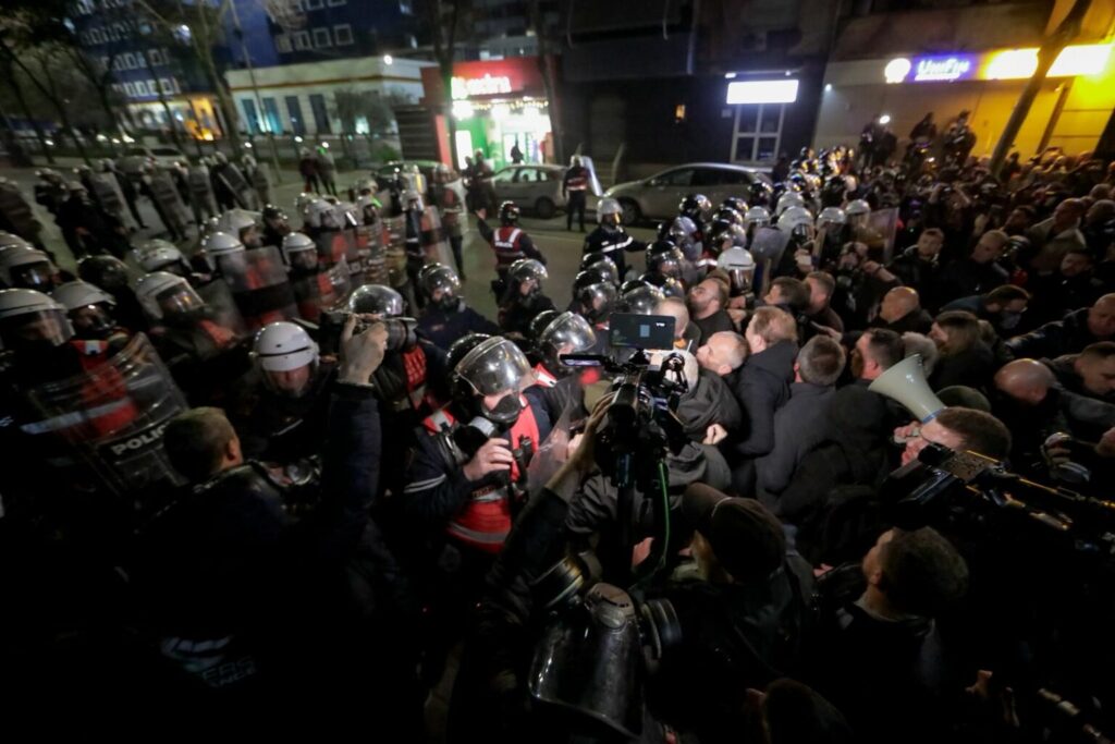 Protesta kombëtare e PD/ Policia njoftim zyrtar: 4 në pranga, procedohet deputeti Klevis Balliu