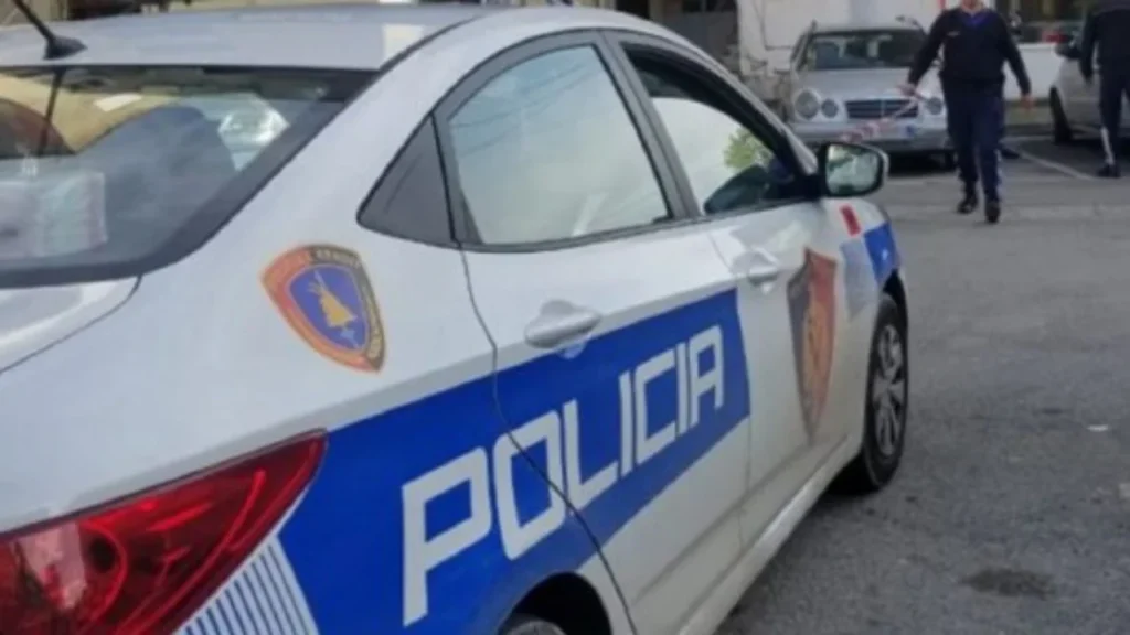 Qëlluan me armë zjarri në ajër pas një konflikti për motive të dobëta, ndalohen 4 persona në Sarandë, shpallen në kërkim 2 të tjerë