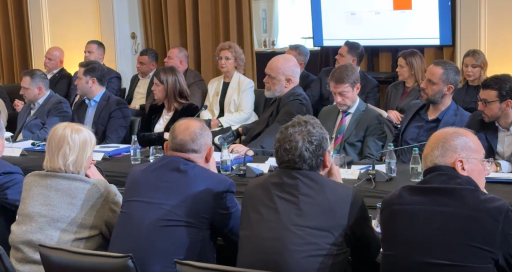 Rama mbledh grupin dhe qeverinë, zbardhet nisma e re e socialistëve