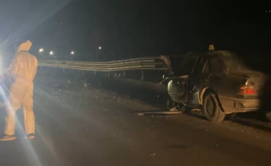 Aksidenti tragjik në Vlorë/ Shkon në tre numri i viktimave, makinat u përplasën “kokë më kokë” (VIDEO)