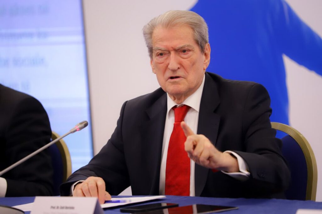 Berisha thirrje partive opozitare: Të bashkohemi për të larguar qeverinë e Edi Ramës, kryengritja e radhës do të jetë më madhështore