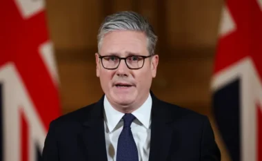 Starmer thërret samit urgjent për Hormuzin: Britania jashtë luftës, diplomacia në ofensivë