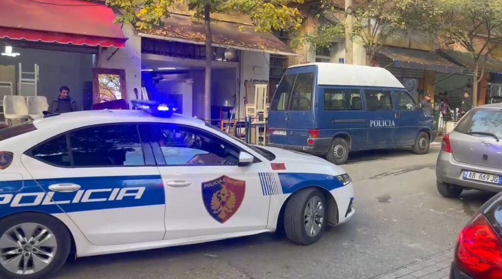 Shpërthim me lëndë plasëse automjetit në Tiranë
