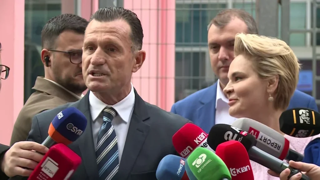Zoti Kryemadhi/ Avokati i Metës bën lapsus, ndërhyn Monika: Jam zonja o shoku, mos u provoko
