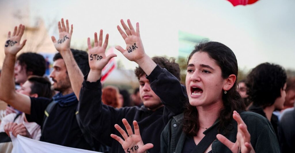 Mijëra protestues kundër luftës në Tel Aviv: Netanyahu është kërcënimi më i madh për Izraelin