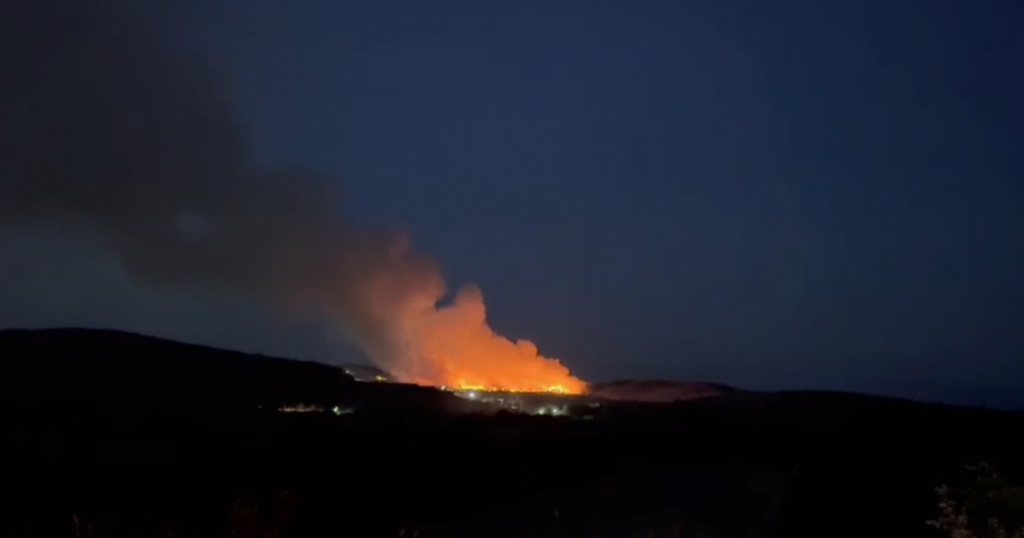 Vijon zjarri në Landfillin e Bushatit, tymi mbulon të gjithë zonën