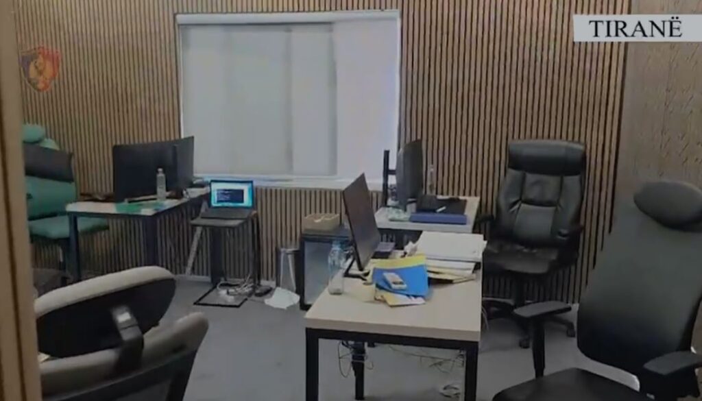 Mashtronin shtetas të huaj për të investuar në bursa fiktive, zbulohet tjetër Call Center në Tiranë, në pranga 2 administratorët
