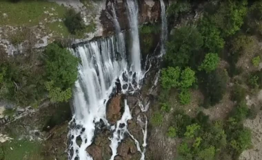Ngjarje e rëndë në Gramsh/ Shoferi i turistëve bie nga Ujëvara e Sotirës, vdes në vend!