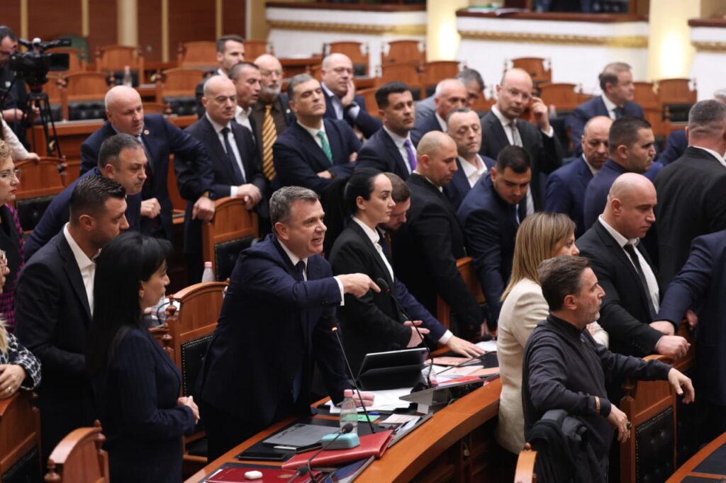 Do të rrjep si kec, Sekretariati i Etikës përjashton me 20 ditë Flamur Nokën