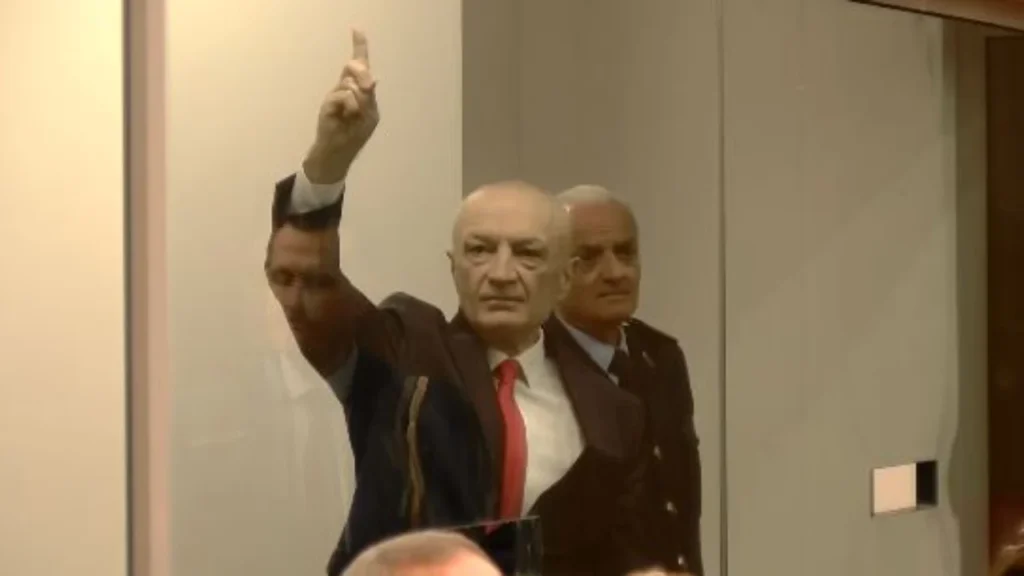 Meta: Karriera ime politike ende nuk ka filluar, shqiptarët duhet të bashkohen për të larguar një të marrë nga pushteti që të jetojnë të lirë