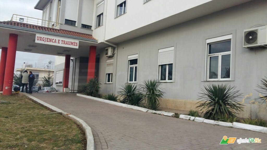 Plagoset me armë zjarri një 35-vjeçar në Kurbin, i riu dërgohet me urgjencë në Spitalin e Traumës (EMRI)