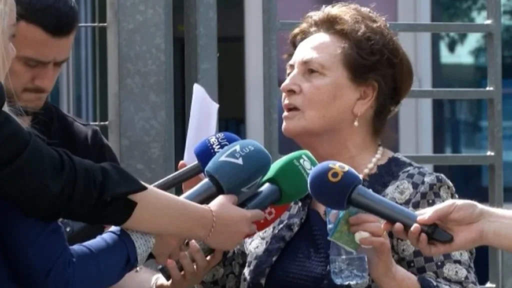 Shtyhet seanca për nënën e Monika Kryemadhit, shkak mungesa e avokatëve të Ema Çokut
