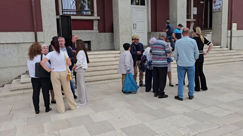 Pasi u refuzuan, banorët e prekur nga projekti TID priten në Bashkinë e Durrësit: Ka parregullsi, kërkojmë transparencë
