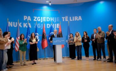 “Fitorja jonë është e pashmangshme”/ Berisha-demokratëve: Me votën tuaj keni lënë pa gjumë organizatën kriminale dhe kreun e saj. Me votën tuaj keni tmerruar mafien e fjalës së lirë