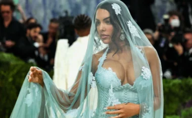 Në frymë nuseje në Met Gala 2026 – Georgina Rodriguez magjeps me fustan akuamarin