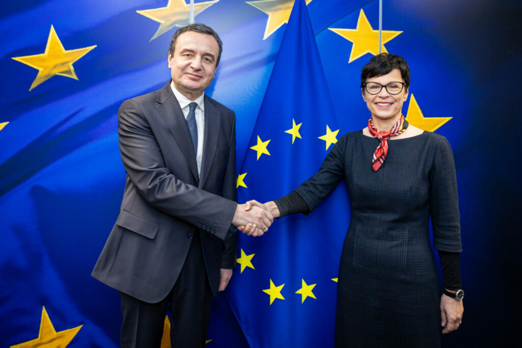 Marta Kos për herë të parë vizitë në Kosovë, takim me Albin Kurtin dhe Albulena Haxhiun