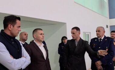 Drejtori i Policisë në Qendrën e Monitorimit të Trafikut: Teknologjia inteligjente do të minimizojë kontaktin e drejtpërdrejtë të efektivëve në rrugë