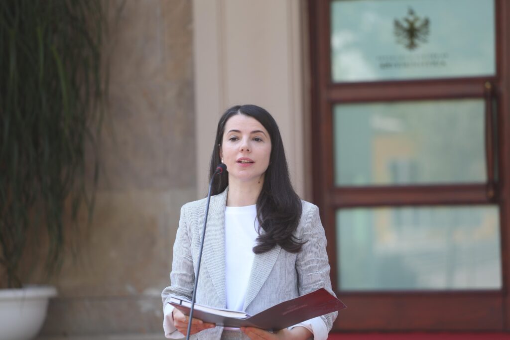 U përplas nga një motomjet teksa lëvizte me biçikletë/ Ndërron jetë në spital babai i ministres Adea Pirdeni, në pranga shoferi