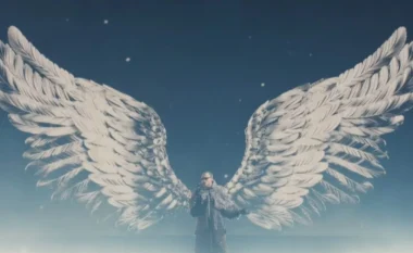 Alis drithëron sërish skenën me këngën “Nan”, artisti shqiptar dhuron performancën emocionuese në finalen e “Eurovision 2026”