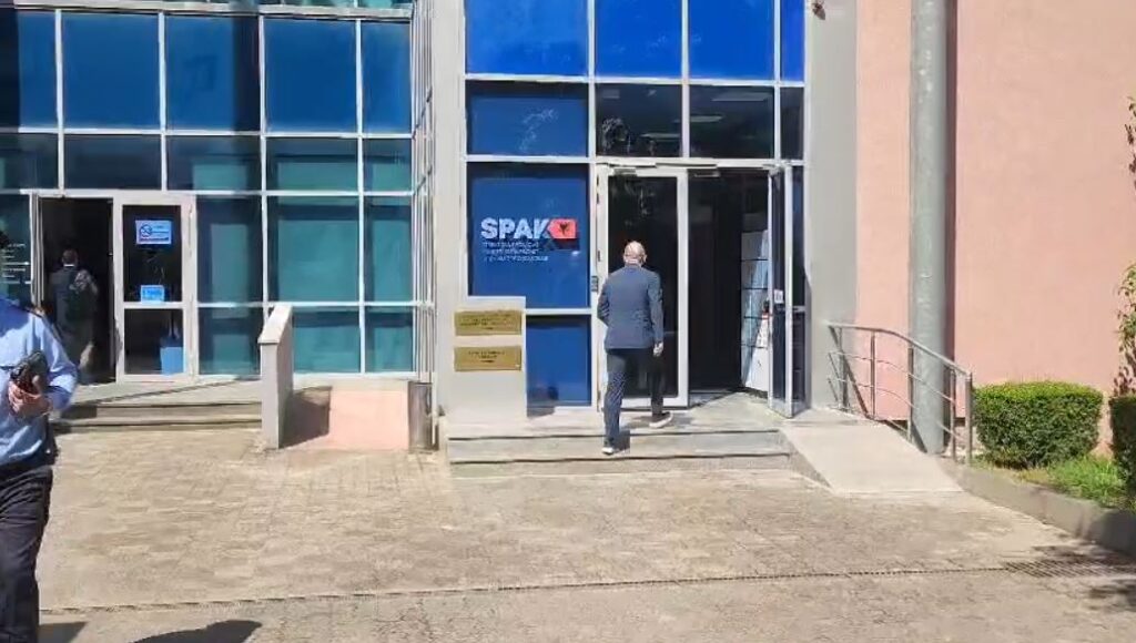 Dosja “Balluku”/ Nën akuzë për tenderin e tunelit të Llogarasë, Erald Elezi paraqitet në SPAK