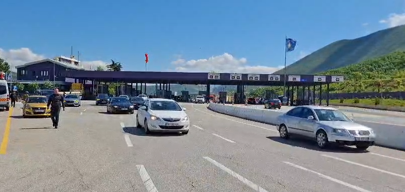 Nis regjimi i kalimit pa kontrolle të automjeteve në pikat kufitare me Kosovën, në fuqi deri më 30 shtator