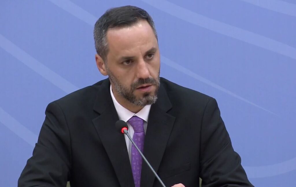 Operacioni në Sarandë ku u arrestua shefi i Komisariatit, ministri Lamallari: Kush mbyll sytë ndaj paligjshmërisë, llogaritë i ka me drejtësinë, s’ka kompromis