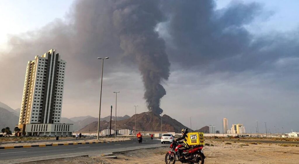 Pas Dubait, Irani nuk kursen as Omanin, bombardon me dronë rafinerinë e naftës! Sirena alarmi në vendet e Gjirit