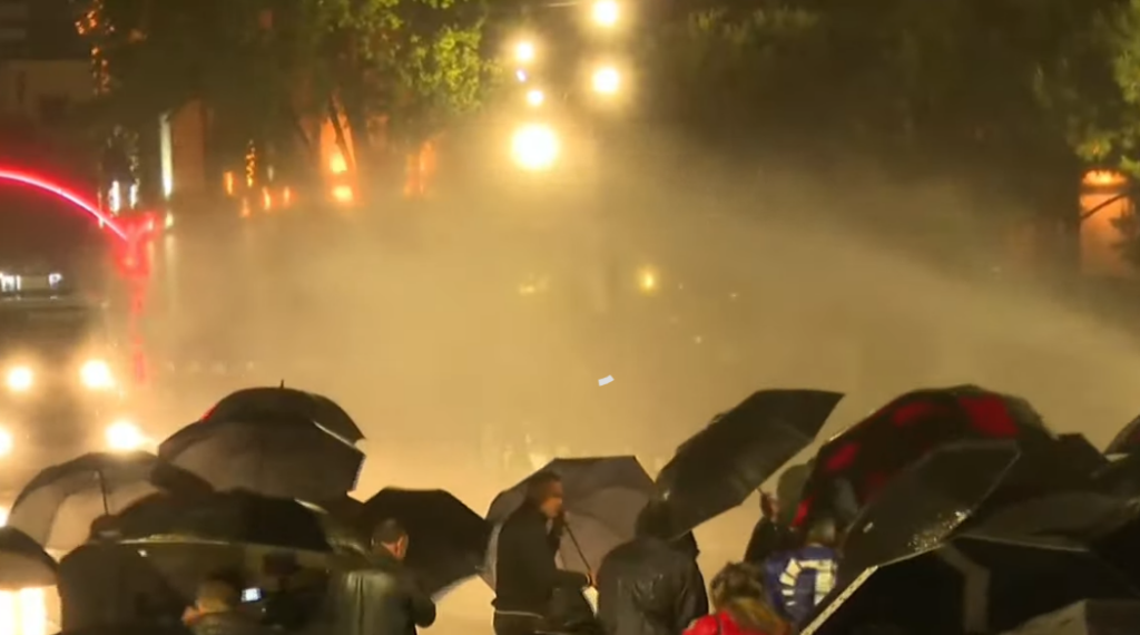 Opozita mbyll protestën e 8-të kombëtare/ Policia i bllokoi marshimin