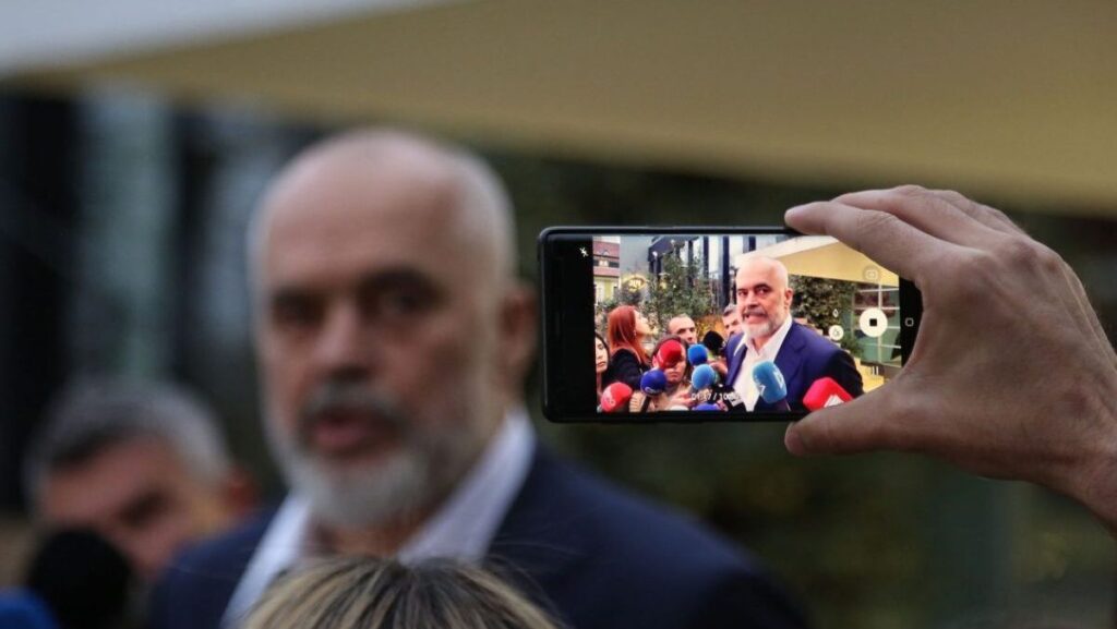 Replikat me kryeministrin/ Reporterët Pa Kufij: Investojeni energjinë në adresimin e problemeve të lirisë së medias! Rama: Do marr pjesë në dialog, caktoni datën dhe vendin