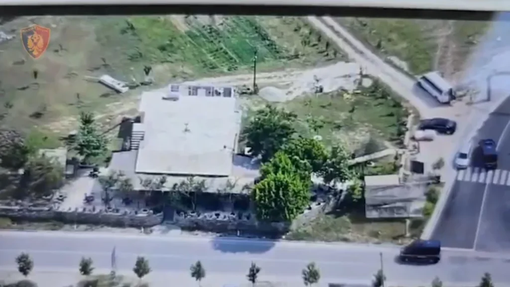 Goditet grupi kriminal në Vlorë, arrestohen gjashtë persona/ Sekuestrohen armë, automjete dhe para